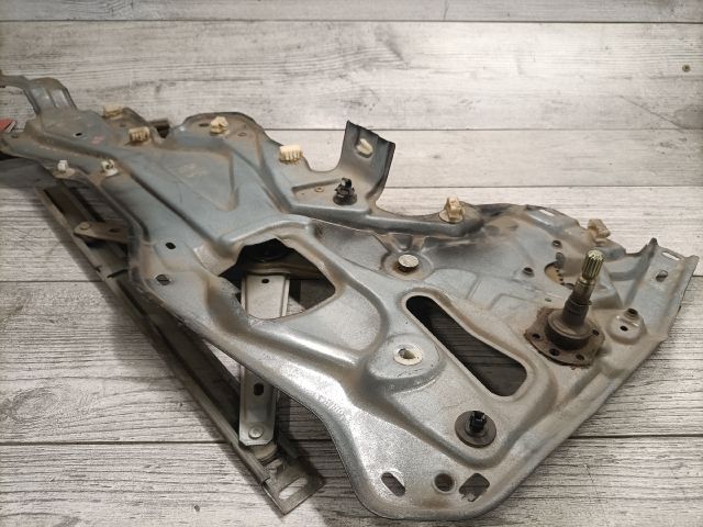bontott RENAULT LAGUNA I Jobb hátsó Ablakemelő Szerkezet (Mechanikus)