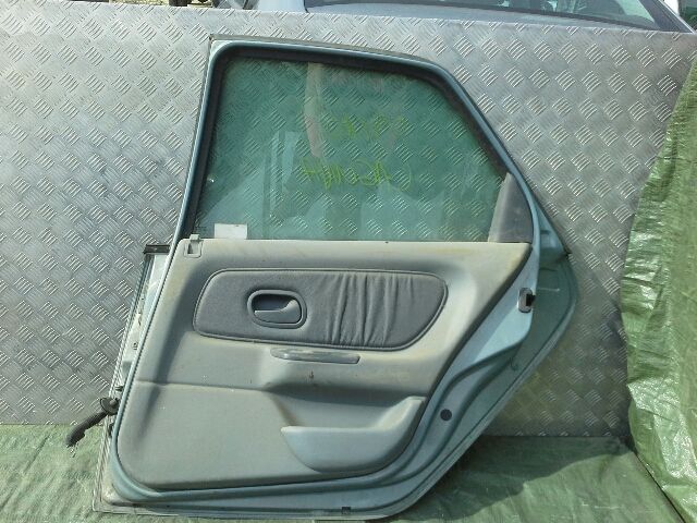 bontott RENAULT LAGUNA I Jobb hátsó Ajtó (Részeivel)
