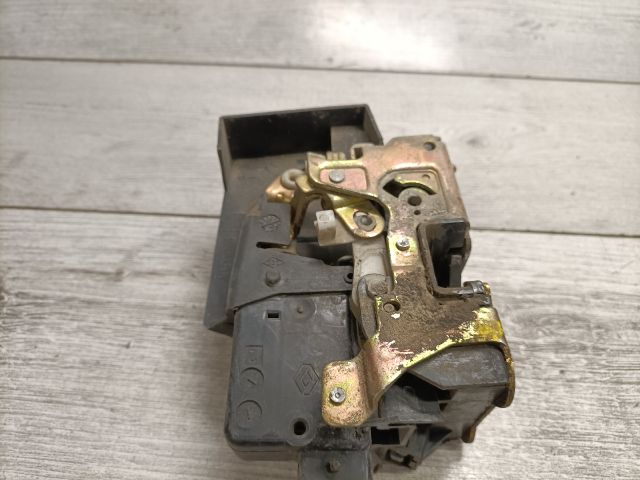 bontott RENAULT LAGUNA I Jobb hátsó Ajtózár