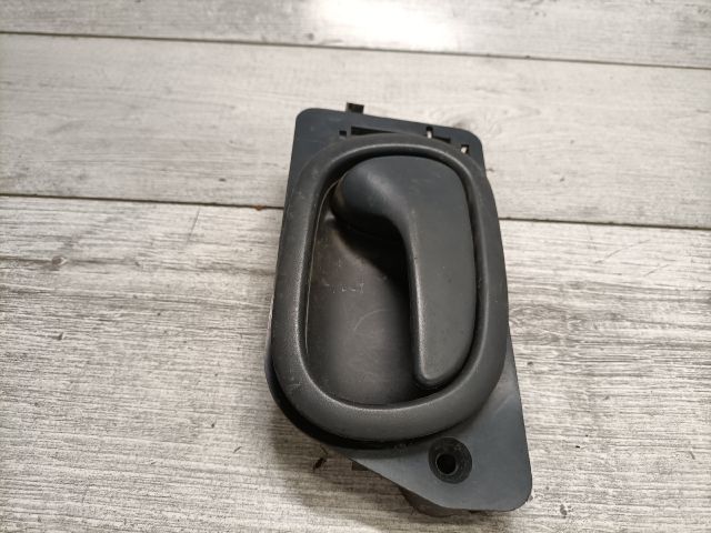 bontott RENAULT LAGUNA I Jobb hátsó Belső Kilincs