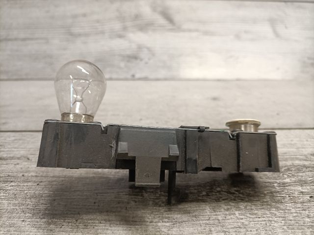 bontott RENAULT LAGUNA I Jobb Hátsó Lámpa Foglalat