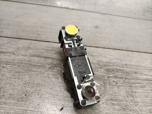 bontott RENAULT LAGUNA I Jobb Hátsó Lámpa Foglalat