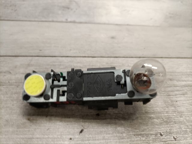 bontott RENAULT LAGUNA I Jobb Hátsó Lámpa Foglalat