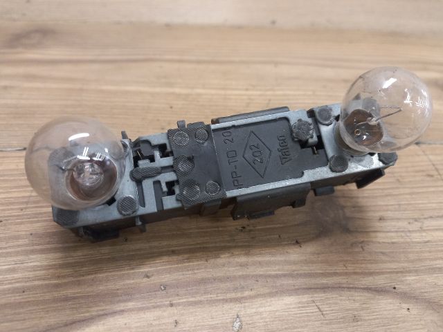 bontott RENAULT LAGUNA I Jobb Hátsó Lámpa Foglalat