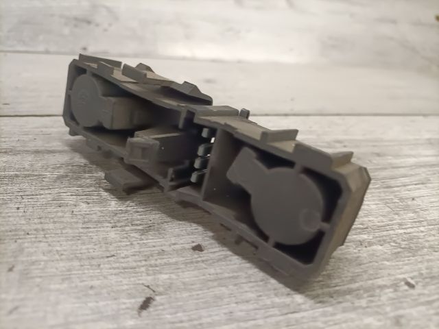 bontott RENAULT LAGUNA I Jobb Hátsó Lámpa Foglalat