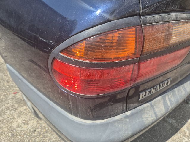 bontott RENAULT LAGUNA I Jobb Hátsó Lámpa