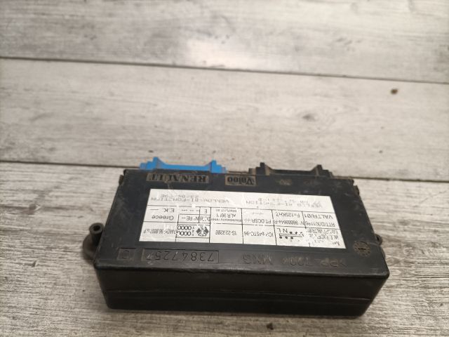 bontott RENAULT LAGUNA I Komfort Elektronika