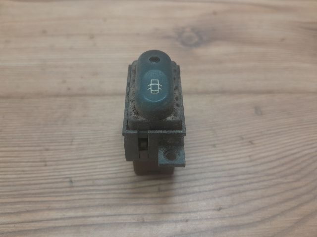 bontott RENAULT LAGUNA I Központizár Kapcsoló