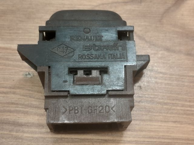 bontott RENAULT LAGUNA I Központizár Kapcsoló