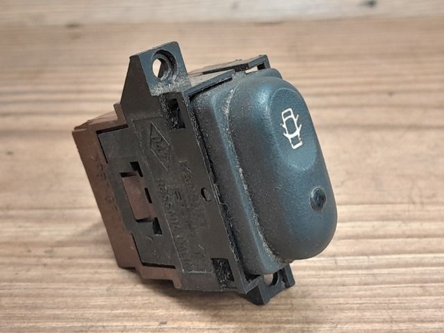 bontott RENAULT LAGUNA I Központizár Kapcsoló