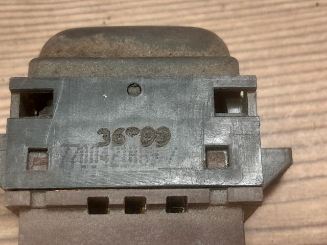 bontott RENAULT LAGUNA I Központizár Kapcsoló