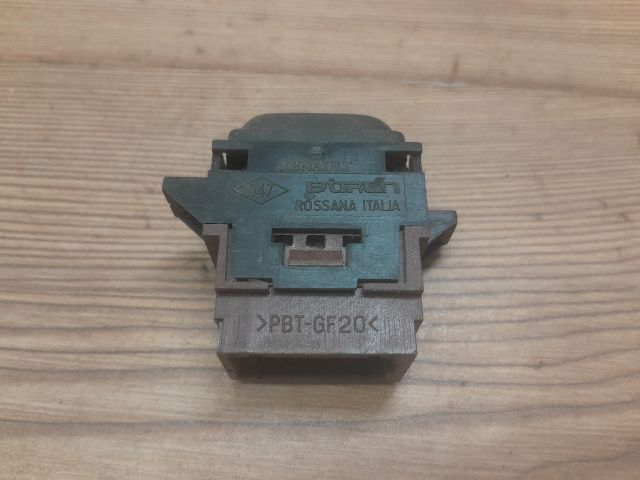 bontott RENAULT LAGUNA I Központizár Kapcsoló