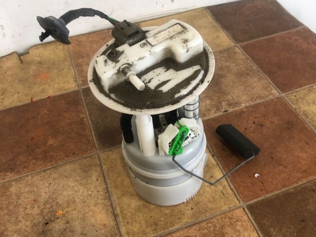 bontott RENAULT LAGUNA II Üzemanyag Szivattyú