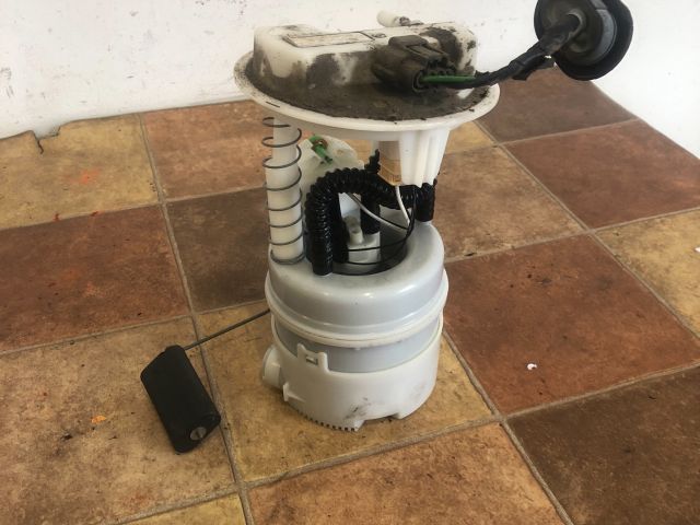 bontott RENAULT LAGUNA II Üzemanyag Szivattyú