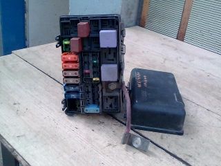 bontott RENAULT LAGUNA II Biztosítéktábla Motortér