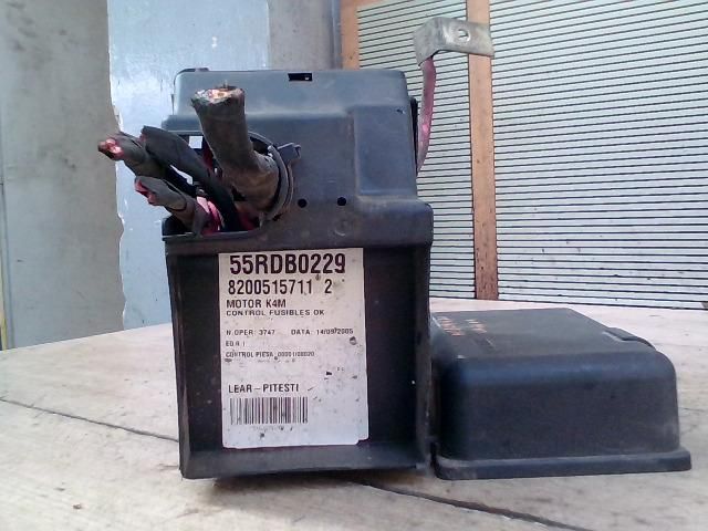 bontott RENAULT LAGUNA II Biztosítéktábla Motortér