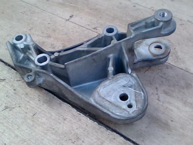 bontott RENAULT LAGUNA II Motor Tartó Bak (Fém)