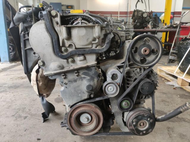 bontott RENAULT LAGUNA II Motor (Fűzött blokk hengerfejjel)