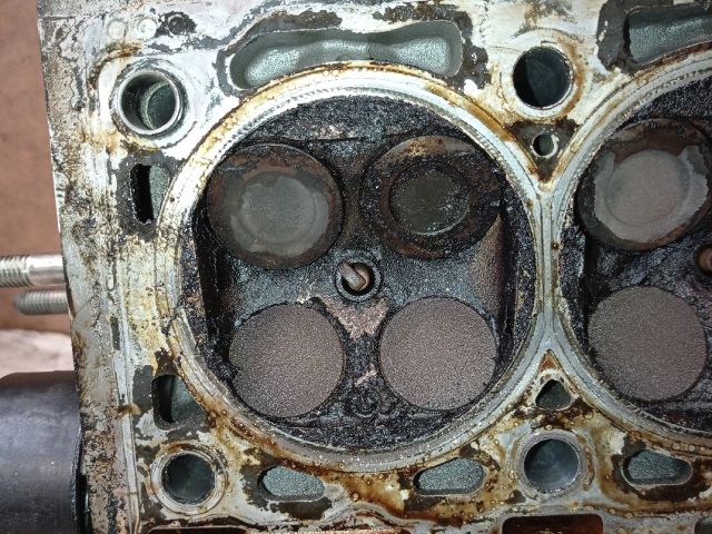 bontott RENAULT LAGUNA II Hengerfej