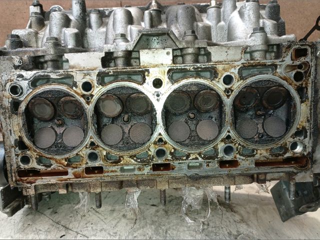 bontott RENAULT LAGUNA II Hengerfej