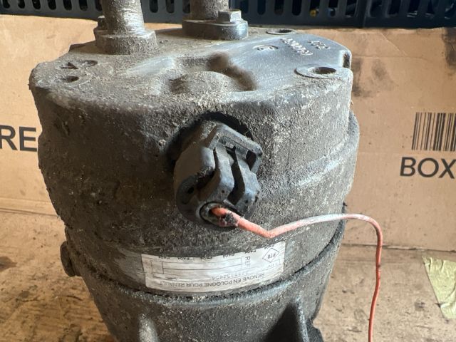 bontott RENAULT LAGUNA II Klímakompresszor