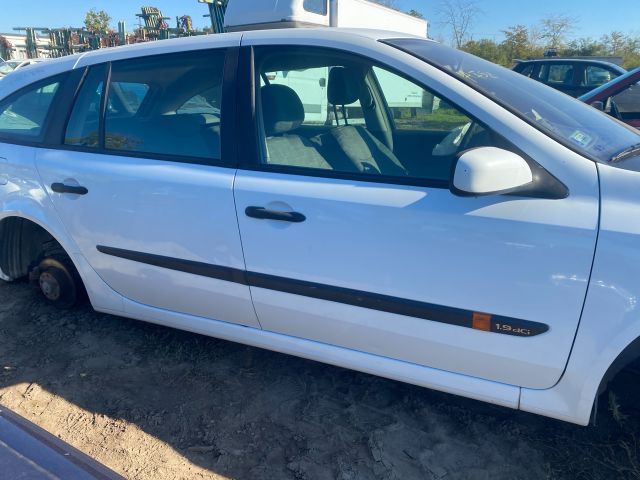 bontott RENAULT LAGUNA II Adagoló