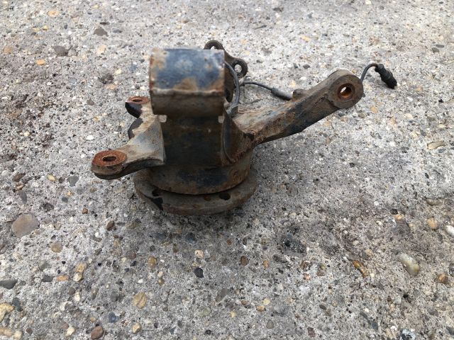 bontott RENAULT LAGUNA II Bal első Csonkállvány Kerékaggyal