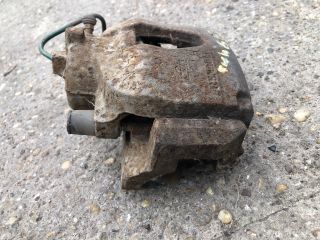 bontott RENAULT LAGUNA II Bal első Féknyereg Munkahengerrel