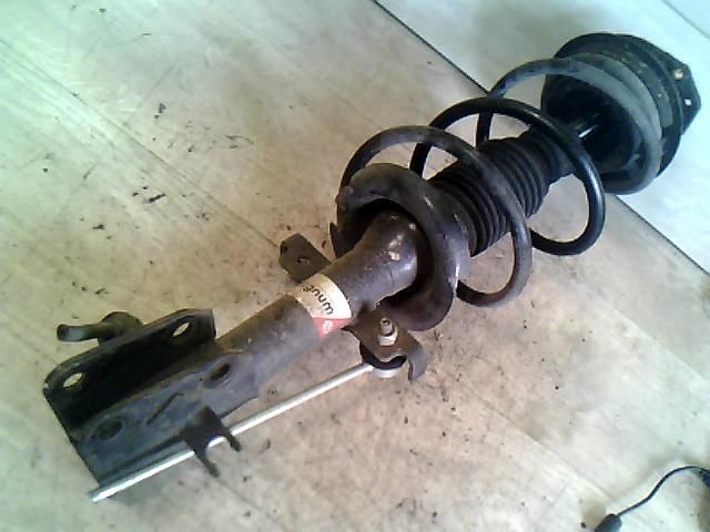 bontott RENAULT LAGUNA II Bal első Gólyaláb (Lengécsillapító, Rugó)