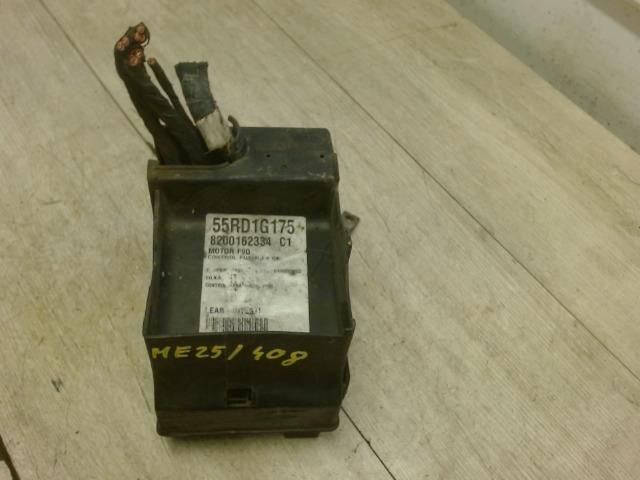 bontott RENAULT LAGUNA II Biztosítéktábla Motortér