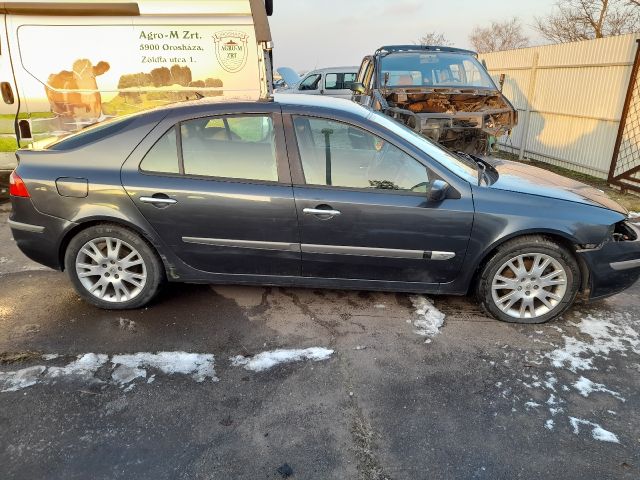 bontott RENAULT LAGUNA II Biztosítéktábla Motortér