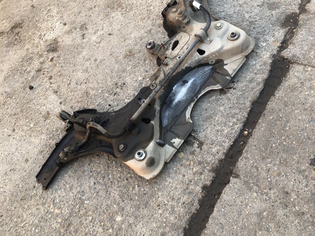 bontott RENAULT LAGUNA II Első Bölcső