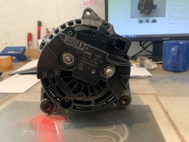 bontott RENAULT LAGUNA II Generátor