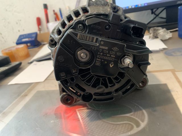 bontott RENAULT LAGUNA II Generátor