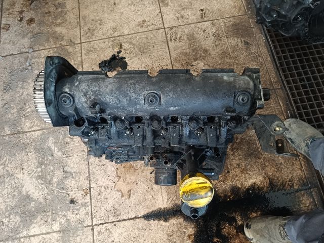 bontott RENAULT LAGUNA II Motor (Fűzött blokk hengerfejjel)
