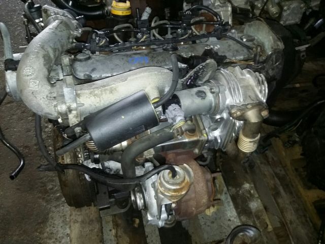 bontott RENAULT LAGUNA II Motor (Fűzött blokk hengerfejjel)