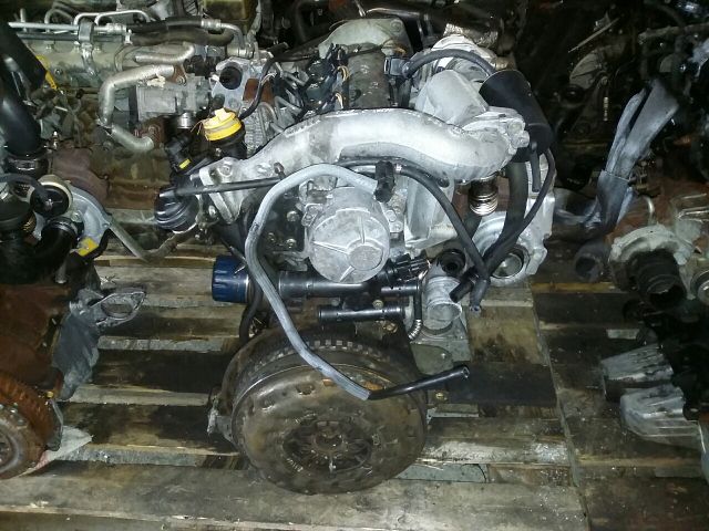 bontott RENAULT LAGUNA II Motor (Fűzött blokk hengerfejjel)