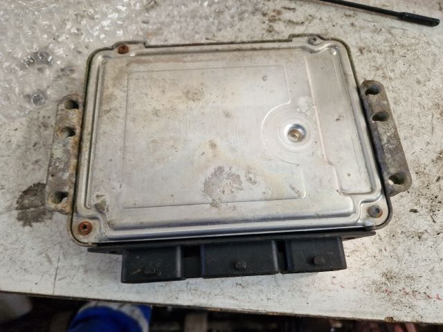 bontott RENAULT LAGUNA II Motorvezérlő