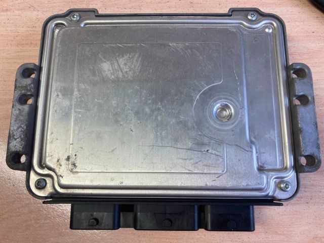 bontott RENAULT LAGUNA II Motorvezérlő