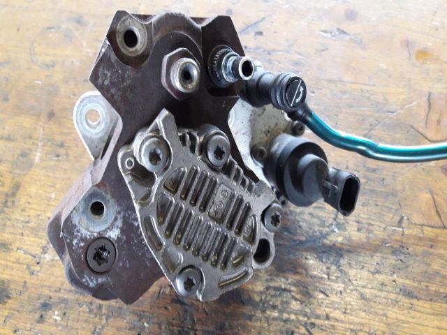 bontott RENAULT LAGUNA II Nagynyomású Szivattyú