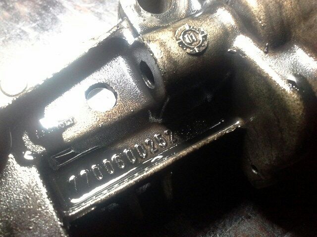 bontott RENAULT LAGUNA II Olajszivattyú