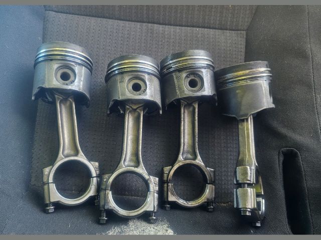 bontott RENAULT LAGUNA II Dugattyú és Hajtókar