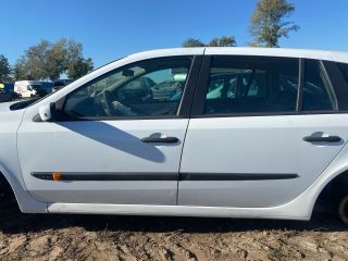 bontott RENAULT LAGUNA II Biztosítéktábla Motortér