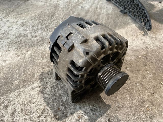 bontott RENAULT LAGUNA II Generátor