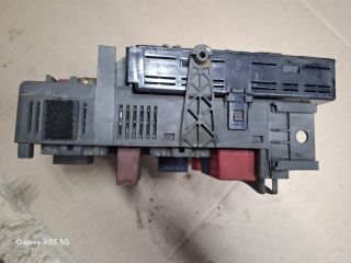 bontott RENAULT LAGUNA II Biztosítéktábla Motortér