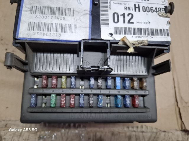 bontott RENAULT LAGUNA II Biztosítéktábla Motortér