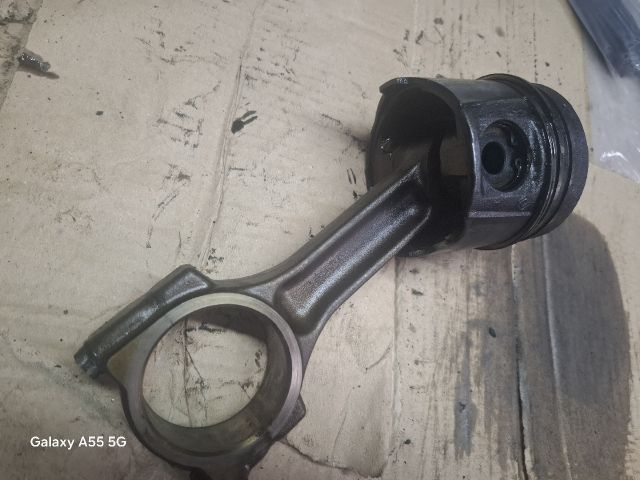 bontott RENAULT LAGUNA II Dugattyú és Hajtókar