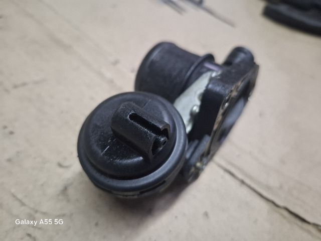 bontott RENAULT LAGUNA II Fojtószelep (Mechanikus)