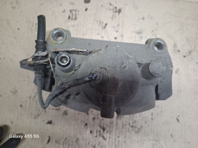 bontott RENAULT LAGUNA II Jobb első Féknyereg Munkahengerrel