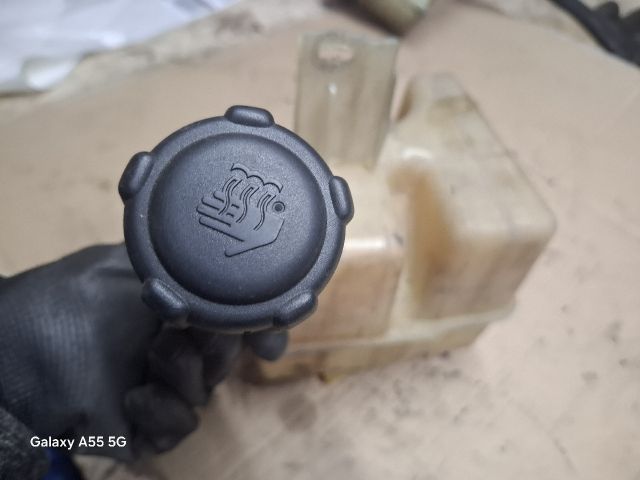 bontott RENAULT LAGUNA II Kiegyenlítő Tartály